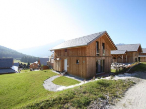 Lavish Wooded Chalet with Sauna bubble bath in Hohentauern